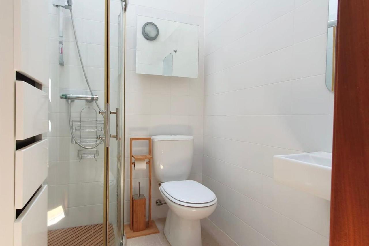 Lovelystay - Yellow Submarine House ラゴス エクステリア 写真