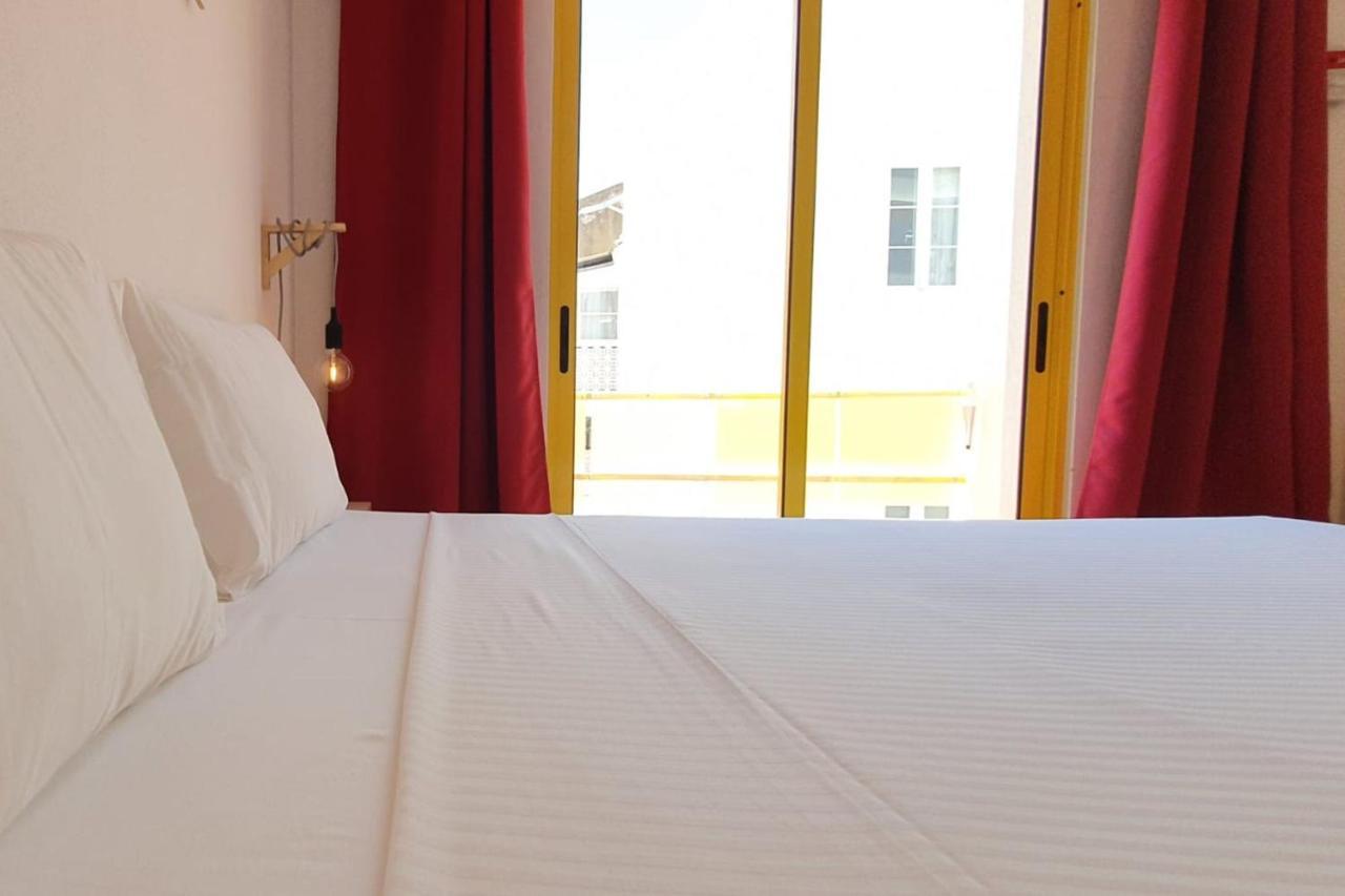 Lovelystay - Yellow Submarine House ラゴス エクステリア 写真