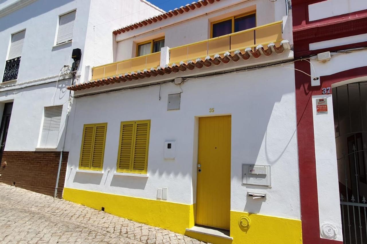 Lovelystay - Yellow Submarine House ラゴス エクステリア 写真