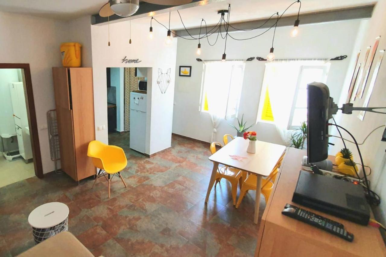 Lovelystay - Yellow Submarine House ラゴス エクステリア 写真